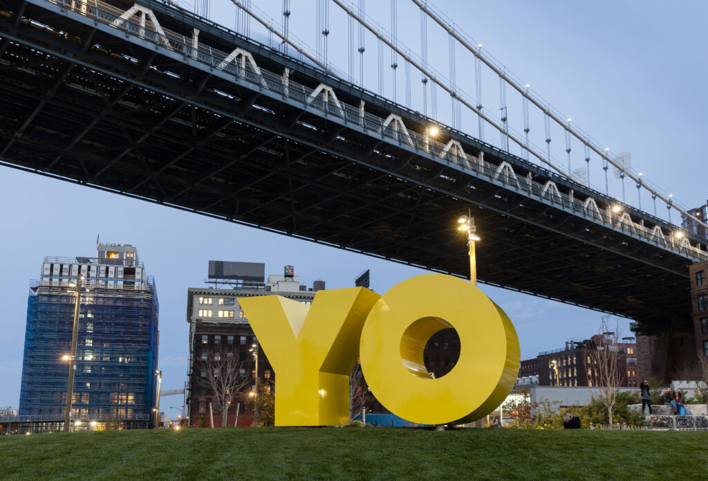 OY/YO by Deborak Kass in Brooklyn Bridge Park