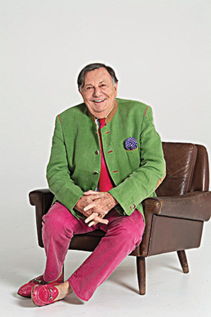 Barry Humphries Dame Edna alt gettyimages 1484261956 594x594 copy