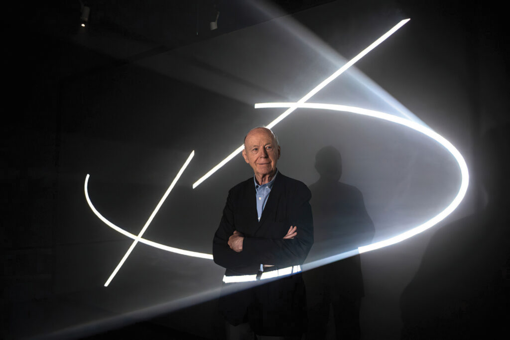 Anthony McCall in Split Second (Mirror) IV (2024)