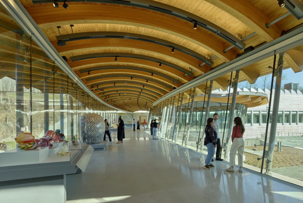 ArtDesk43 QT 17 Crystal Bridges Museum of American Art hi