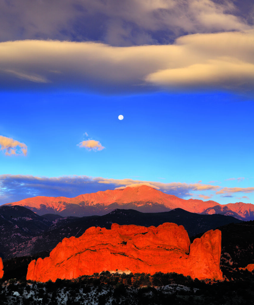ARTDESKMAG Pikes Pk moonset V01