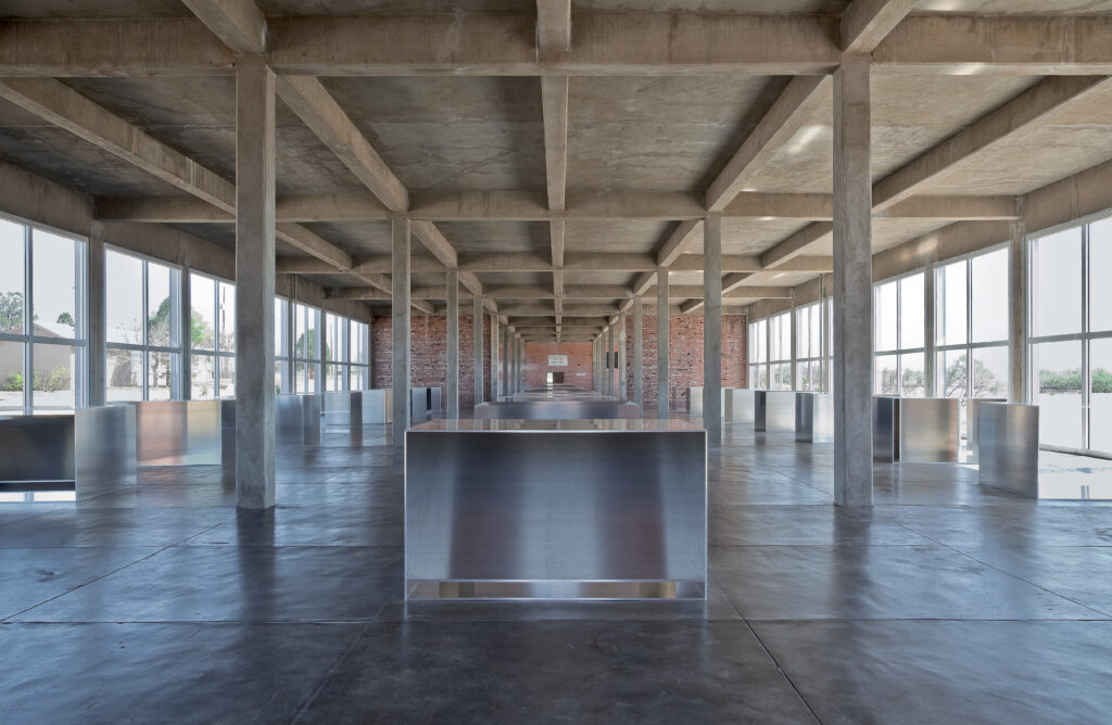 Donaldjudd 100untitledworksinmillaluminum 1982 1986 bxcpdlbgew